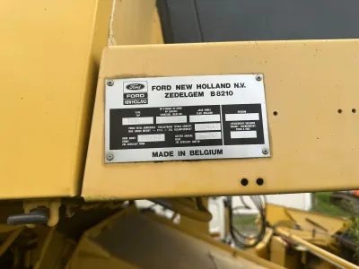 NEW HOLLAND TX30 (HST HYDRAULIC CONTROL) COMBINE HARVESTER (No.J0820)