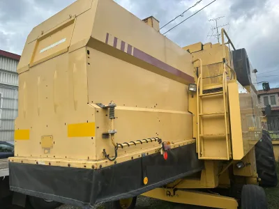 NEW HOLLAND TX30 (HST HYDRAULIC CONTROL) COMBINE HARVESTER (No.J0820)