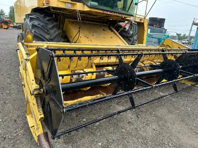 NEW HOLLAND TX36 Combine Harvester with Drivable HST control propler shaft nitrogen break system (No.J0837)