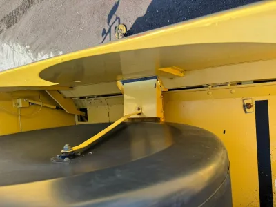 NEW HOLLAND TX67 COMBINE HARVESTER  (Two) (No.J0957)