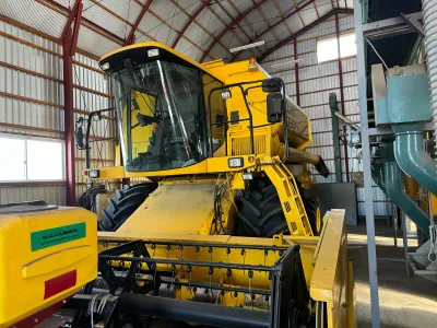 NEW HOLLAND TX67 COMBINE HARVESTER (No.J0955)