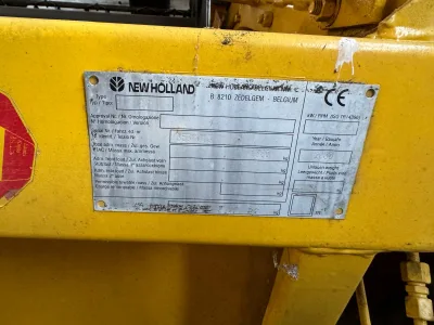 NEW HOLLAND TX67 COMBINE HARVESTER (No.J0955)