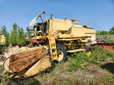 New Holland 8050 Combine Harvester (No.J0885)