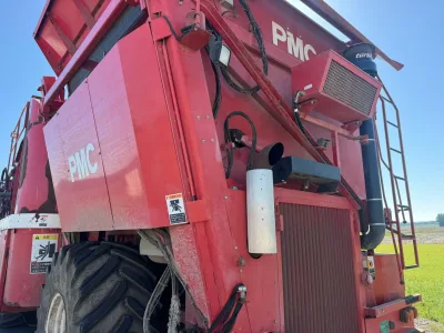 PMC G8-3300 COMBINE HARVESTER