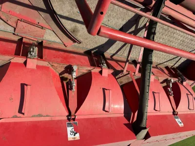 PMC G8-3300 COMBINE HARVESTER
