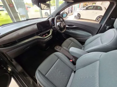 2025  BRAND NEW FIAT 500e – GIORGIO ARMANI EDITION for export from Japan