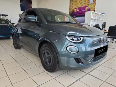 2025  BRAND NEW FIAT 500e – GIORGIO ARMANI EDITION