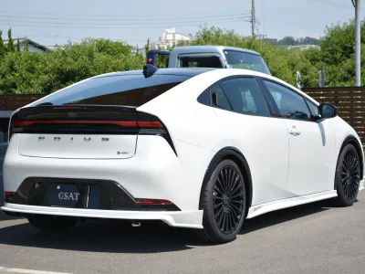 2025 TOYOTA PRIUS 2.0 Z ZEUS Aero Package