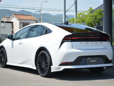 2025 TOYOTA PRIUS 2.0 Z ZEUS Aero Package