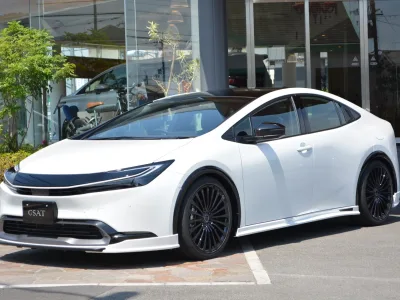 2025 TOYOTA PRIUS 2.0 Z ZEUS Aero Package