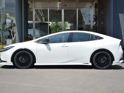 2025 TOYOTA PRIUS 2.0 Z ZEUS Aero Package