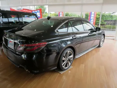 Toyota Crown Hybrid RS Advance Four Precious Black Pearl 2022