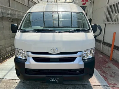 2025 Toyota Hiace Commuter 2.8 GL Diesel Turbo – 14-Seater for export from Japan