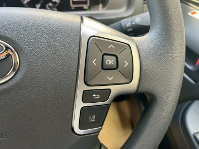 2025 Toyota Hiace Commuter 2.8 GL Diesel Turbo – 14-Seater for export from Japan