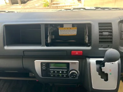 2025 Toyota Hiace Commuter 2.8 GL Diesel Turbo – 14-Seater for export from Japan
