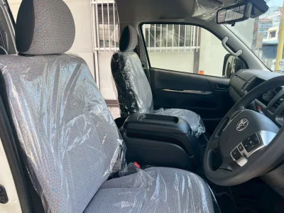 2025 Toyota Hiace Commuter 2.8 GL Diesel Turbo – 14-Seater for export from Japan