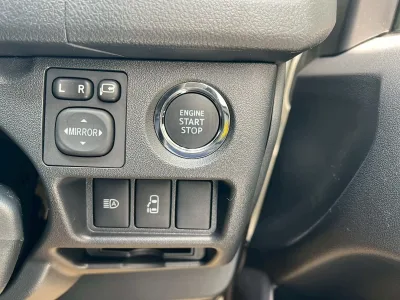 2025 Toyota Hiace Commuter 2.8 GL Diesel Turbo – 14-Seater for export from Japan