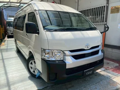 2025 Toyota Hiace Commuter 2.8 GL Diesel Turbo – 14-Seater