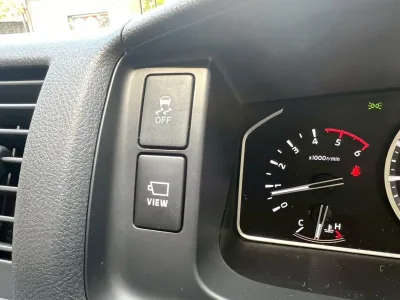 2025 Toyota Hiace Commuter 2.8 GL Diesel Turbo – 14-Seater