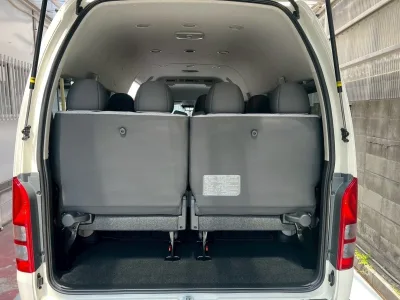2025 Toyota Hiace Commuter 2.8 GL Diesel Turbo – 14-Seater