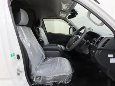2025 Toyota Hiace Commuter 2.8 GL Diesel Turbo 14 seater (No.961014)