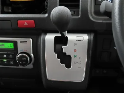 2025 Toyota Hiace Commuter 2.8 GL Diesel Turbo 14 seater (No.961014)