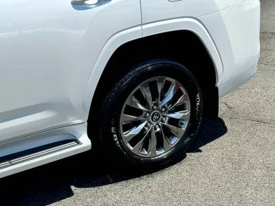 2025 Toyota Land Cruiser 300 ZX 3.5L 4WD 7 Seater