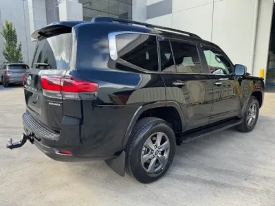 2026 Toyota LandCruiser Sahara LC300 7 Seater Suv