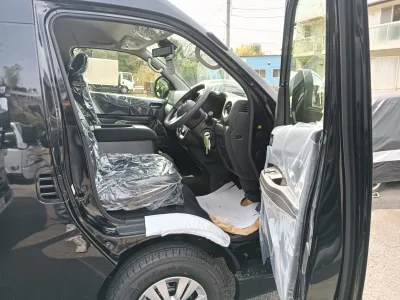 2025 Nissan Caravan 2.5L Gasoline 14 seater