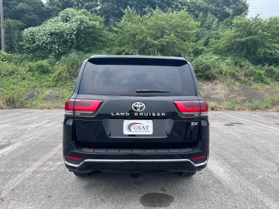 2025 Toyota LandCruiser LC300 7 Seater ZX Petrol (No.960561) for export from Japan