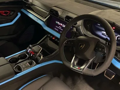 2025 Lamborghini Urus SE for export from Japan