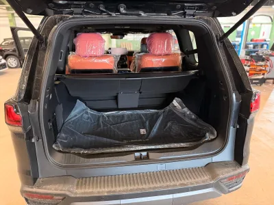 2026 Lexus LX 500d VIP 4-Seater / 3.3L Twin-Turbo Diesel AWD for export from Japan