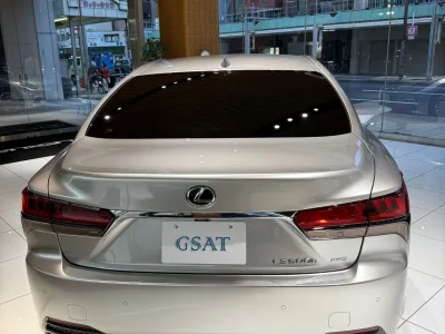 2025 Lexus LS500h Executive for export from Japan