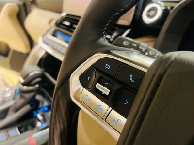 2025 TOYOTA LAND CRUISER 300 ZX 4WD for export from Japan