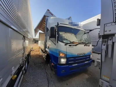 2001 Isuzu Giga large with crane KL-CYJ51W3 (No.920769) for export from Japan