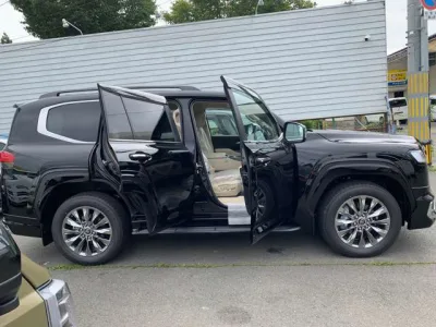 2026 Toyota Land Cruiser 300 ZX 3.5L Twin-Turbo 4WD for export from Japan