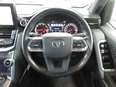 2022 Toyota Land Cruiser 300 ZX 3.3 Diesel Turbo 4WD for export from Japan