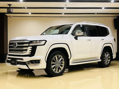 2025 TOYOTA LAND CRUISER 300 ZX 4WD for export from Japan