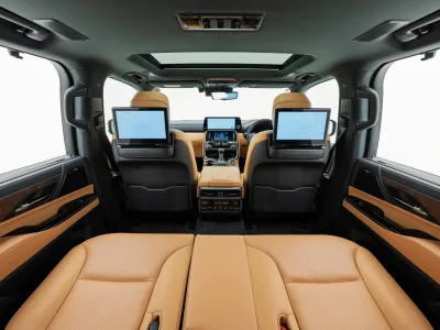 2025 LEXUS LX600 4WD –7 Seater LUXURY PACKAGE for export from Japan
