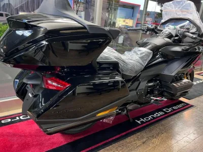 Honda Goldwing GL1800   Certified Used Car (No-770699) for export from Japan