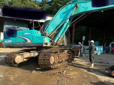 KOBELCO SK200 Excavator (No.J0744) for export from Japan