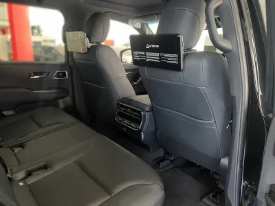 2026 Toyota Land Cruiser 300 ZX 3.5L V6 Petrol 7-Seater for export from Japan