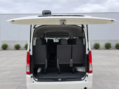 2026 Toyota Hiace Commuter 2.8 Diesel AT High Roof 15-Seater RHD for export from Japan