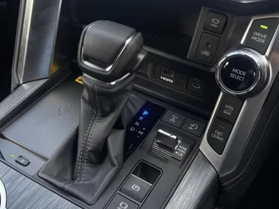 2026 TOYOTA LANDCRUISER LC300 PERFORMANCE HYBRID SAHARA ZX  for export from Japan