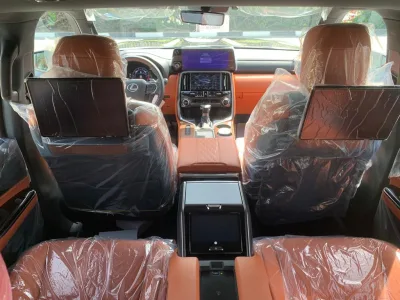 2022 Brand New Lexus LX600 7 Seats LHD VIP Pkg (No.689506) for export from Japan