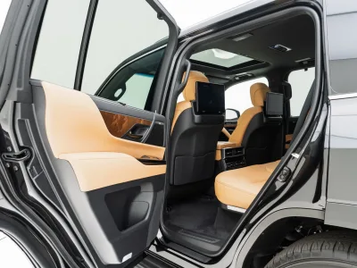 2025 LEXUS LX600 4WD –7 Seater LUXURY PACKAGE for export from Japan