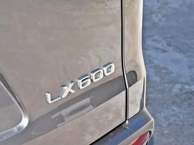 2022 Lexus LX600 SUV Liquid Metal/Black (No.480731) for export from Japan