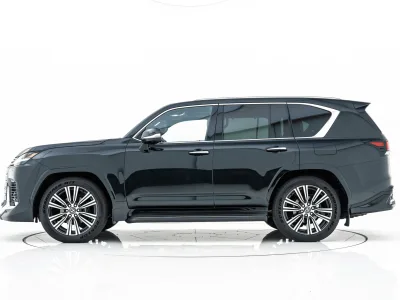2025 LEXUS LX600 4WD –7 Seater LUXURY PACKAGE for export from Japan