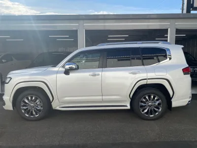2025 Toyota Land Cruiser 300 3.5 ZX 4WD (No.J01031) for export from Japan