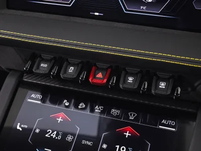 2026 Lamborghini Urus SE 4WD RHD - Nero Helene for export from Japan